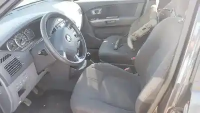 Veículo de Sucata kia carens 2.0 crdi ex monovolumen do ano 2005 alimentado 