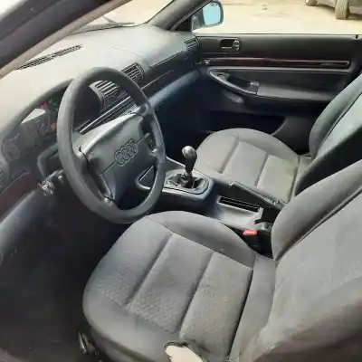 Здавання транспортного засобу audi a4 avant (b5) 1.8 року 1995 потужний 