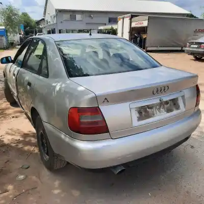 Здавання транспортного засобу audi a4 avant (b5) 1.8 року 1995 потужний 