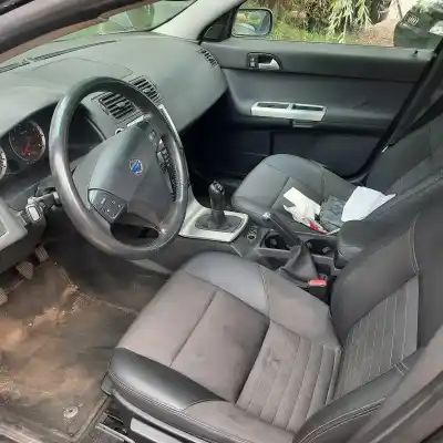 Veículo de Sucata volvo v50 (545) 2.4 do ano 2004 alimentado 