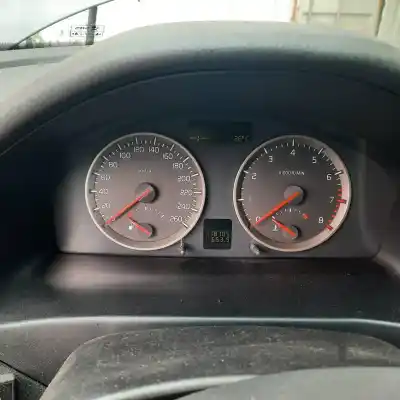 Veículo de Sucata volvo v50 (545) 2.4 do ano 2004 alimentado 