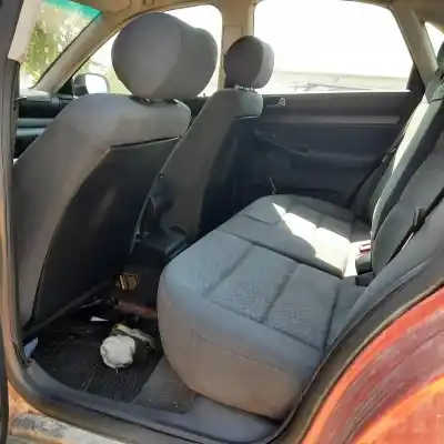 Здавання транспортного засобу audi a4 avant (b5) 1.8 року 1995 потужний 