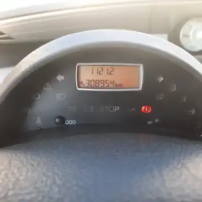 Veículo de Sucata citroen c8 2.2 hdi exclusive do ano 2002 alimentado 4hw