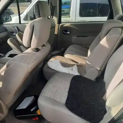 Sloopvoertuig renault scenic ii 1.5 dci diesel van het jaar 2004 aangedreven k9k728