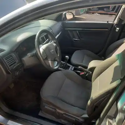 Здавання транспортного засобу opel signum 2.2 16v dti cat (y 22 dtr / l50) року 2003 потужний y22dtr