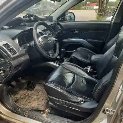 Scrapping Vehicle mitsubishi outlander (cw0) 2.0 di-d intense of the year 2008 powered 