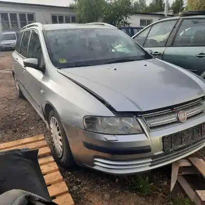 Veicolo di demolizione FIAT STILO (192) 1.9 JTD / 1.9 JTD 115 Active dell'anno 2004 alimentato 192a1000