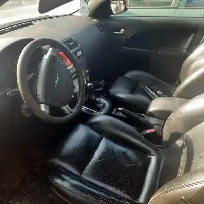 Veicolo di demolizione ford mondeo iii (b5y) 2.0 16v tddi / tdci dell'anno 2004 alimentato 