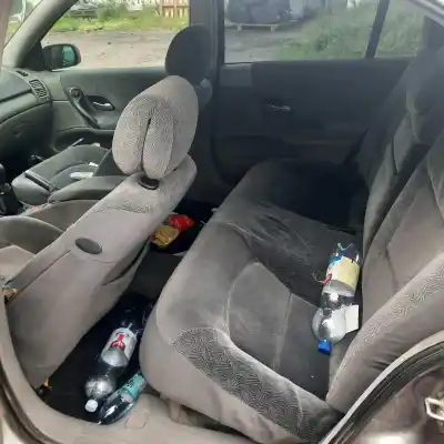 Scrapping Vehicle renault laguna ii (bg0) 1.8 cat of the year 2001 powered f4p770