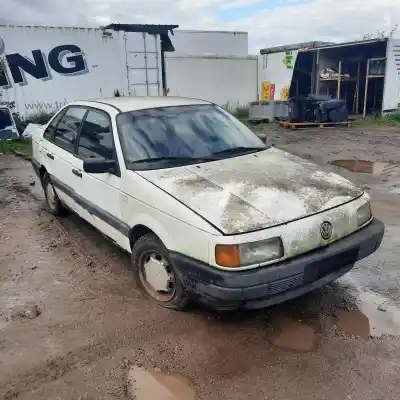 Sloopvoertuig VOLKSWAGEN PASSAT VARIANT (315) 1.6 Turbodiesel (RA. SB) van het jaar 1991 aangedreven 
