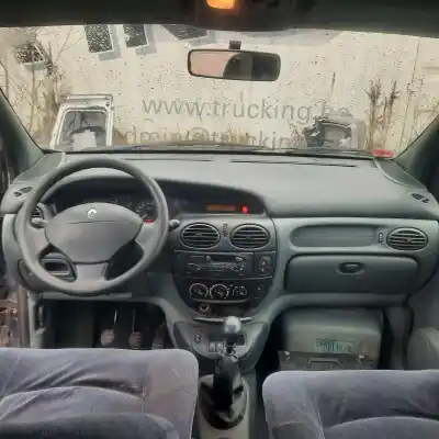 Scrapping Vehicle renault megane i scenic (ja0) motor 1.9 ltr. - 72 kw dti diesel cat of the year 1999 powered f9q736