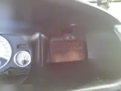 Veículo de Sucata opel zafira a 2.0 dti do ano 2003 alimentado 