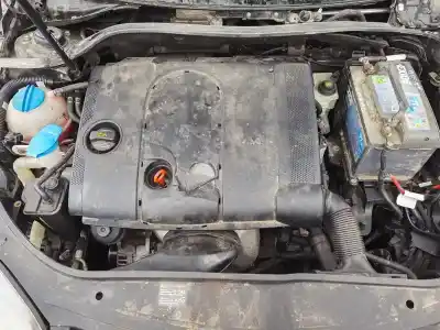 Véhicule à la ferraille volkswagen                                         golf v (1k1)                                                                                                                                                                                                                                               1.6 fsi                                                                                                                                                                                                                                                    de l'année 2003 alimenté bag