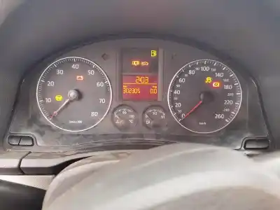 Véhicule à la ferraille volkswagen                                         golf v (1k1)                                                                                                                                                                                                                                               1.6 fsi                                                                                                                                                                                                                                                    de l'année 2003 alimenté bag