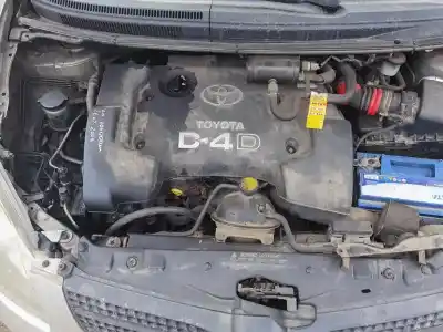 Veículo de Sucata toyota corolla (e11) 2.0 d-4d linea sol do ano 2003 alimentado 1cdftv