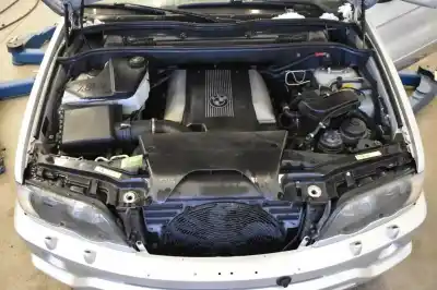 Sloopvoertuig bmw x5 (e53) 4.4 v8 32v cat (m62) van het jaar 2001 aangedreven m62/tu