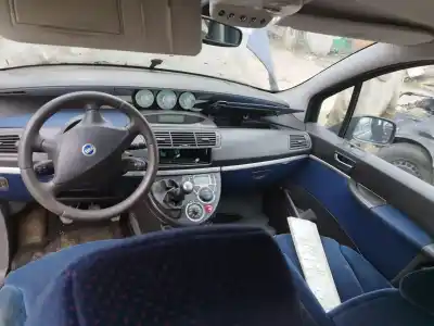 Veículo de Sucata fiat ulysse (179) 2.2 jtd dynamic do ano 2003 alimentado 