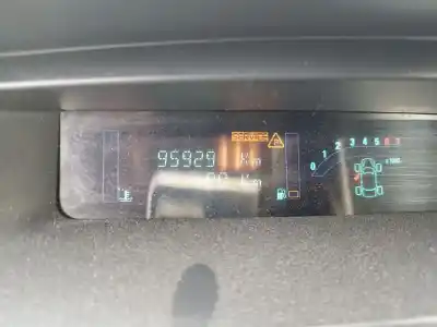 Veículo de Sucata renault scenic ii 1.6 16v do ano 2004 alimentado k4m782