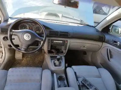 Veículo de Sucata volkswagen passat variant (3b6) 1.8 20v turbo do ano 2002 alimentado awt