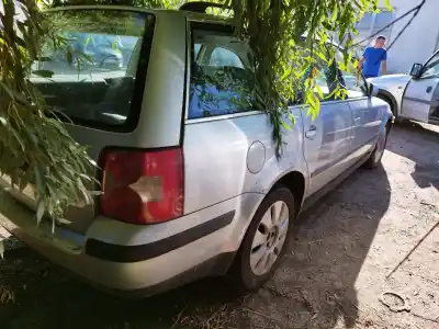 Veículo de Sucata volkswagen passat variant (3b6) 1.8 20v turbo do ano 2002 alimentado awt