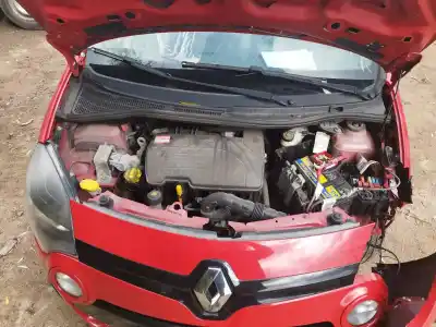 Scrapping Vehicle renault twingo 1.2 16v of the year 2012 powered d4f772