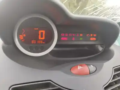 Scrapping Vehicle renault twingo 1.2 16v of the year 2011 powered d4f772