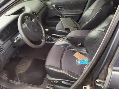 Здавання транспортного засобу renault laguna ii (bg0) 1.9 dci diesel року 2002 потужний 