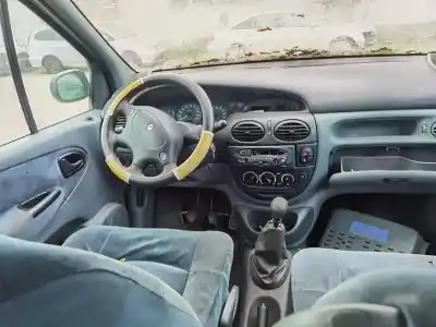 Scrapping Vehicle renault megane i scenic (ja0) 1.9 dtrn of the year 1997 powered f8q784