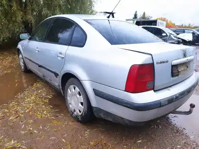 Veículo de Sucata volkswagen passat b5 (3b2) 1.9 tdi do ano 1997 alimentado ahu