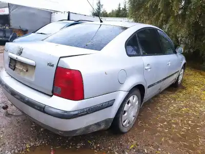 Veículo de Sucata volkswagen passat b5 (3b2) 1.9 tdi do ano 1997 alimentado ahu