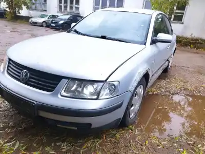 Veículo de Sucata volkswagen passat b5 (3b2) 1.9 tdi do ano 1997 alimentado ahu