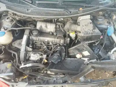 Veículo de Sucata volkswagen polo (9n1) 1.9 sdi do ano 2004 alimentado asy