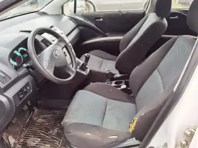 Veículo de Sucata toyota corolla verso (r1) 2.0 d-4d luna do ano 2004 alimentado 