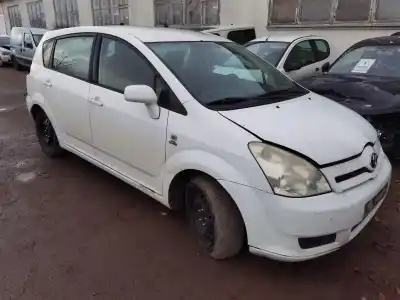 Veículo de Sucata TOYOTA COROLLA VERSO (R1) 2.0 D-4D Luna do ano 2004 alimentado 