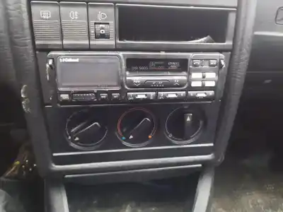 Veicolo di demolizione audi 80 (811/813) 1.8 dell'anno 1990 alimentato ne