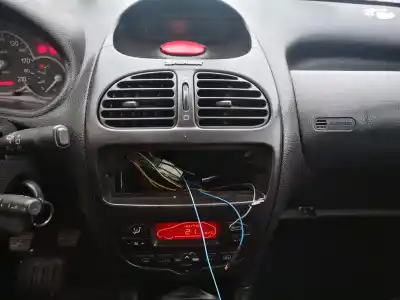 Veicolo di demolizione peugeot 206 berlina play station 2 dell'anno 2001 alimentato 