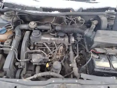 Veículo de Sucata volkswagen golf iv (1j1) 1.9 tdi do ano 2000 alimentado 
