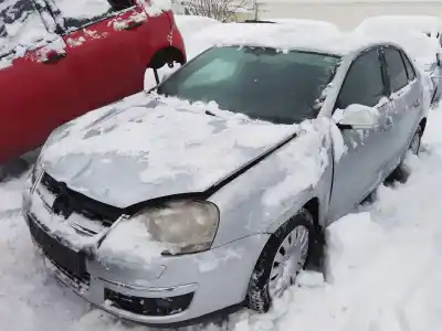 Scrapping Vehicle volkswagen jetta (1k2) 1.6 16v fsi of the year 2006 powered blf