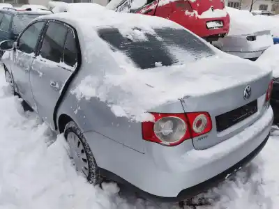 Scrapping Vehicle volkswagen jetta (1k2) 1.6 16v fsi of the year 2006 powered blf