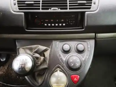 Veículo de Sucata citroen c8 2.0 hdi sx do ano 2006 alimentado 