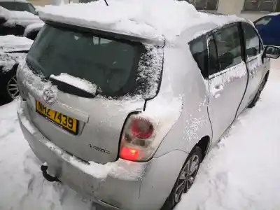 Sloopvoertuig toyota verso 2.0 d-4d cat van het jaar 2011 aangedreven 