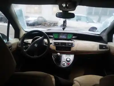 Здавання транспортного засобу lancia phedra (180) 2.2 jtd року 2003 потужний 