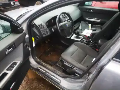 Veículo de Sucata volvo v50 (545) 2.0 d do ano 2004 alimentado 