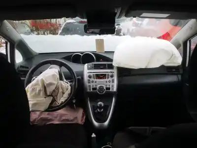 Veicolo di demolizione toyota verso 2.0 d-4d dell'anno 2010 alimentato 