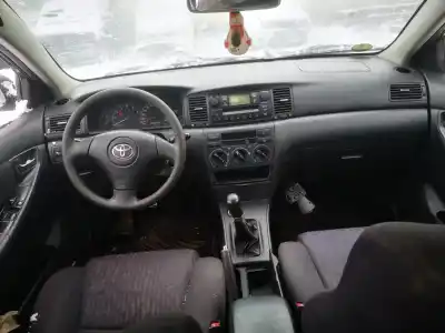 Veículo de Sucata toyota corolla (e12) 2.0 d-4d linea luna berlina do ano 2002 alimentado 