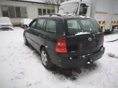 Veículo de Sucata toyota corolla (e12) 2.0 d-4d linea luna berlina do ano 2002 alimentado 