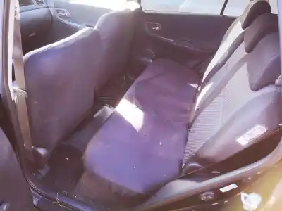 Veículo de Sucata toyota corolla (e11) 2.0 d-4d linea sol do ano 2002 alimentado 