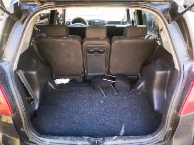 Veículo de Sucata toyota corolla (e11) 2.0 d-4d linea sol do ano 2002 alimentado 