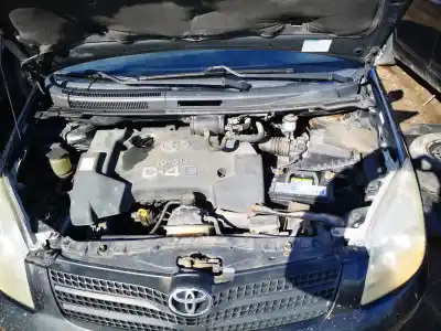 Veículo de Sucata toyota corolla (e11) 2.0 d-4d linea sol do ano 2002 alimentado 