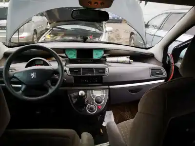 Veículo de Sucata peugeot 807 (eb_) 2.0 hdi do ano 2004 alimentado 